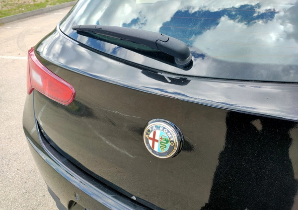 Alfa Romeo Giulietta cena 14900 przebieg: 230000, rok produkcji 2012 z Biała małe 211